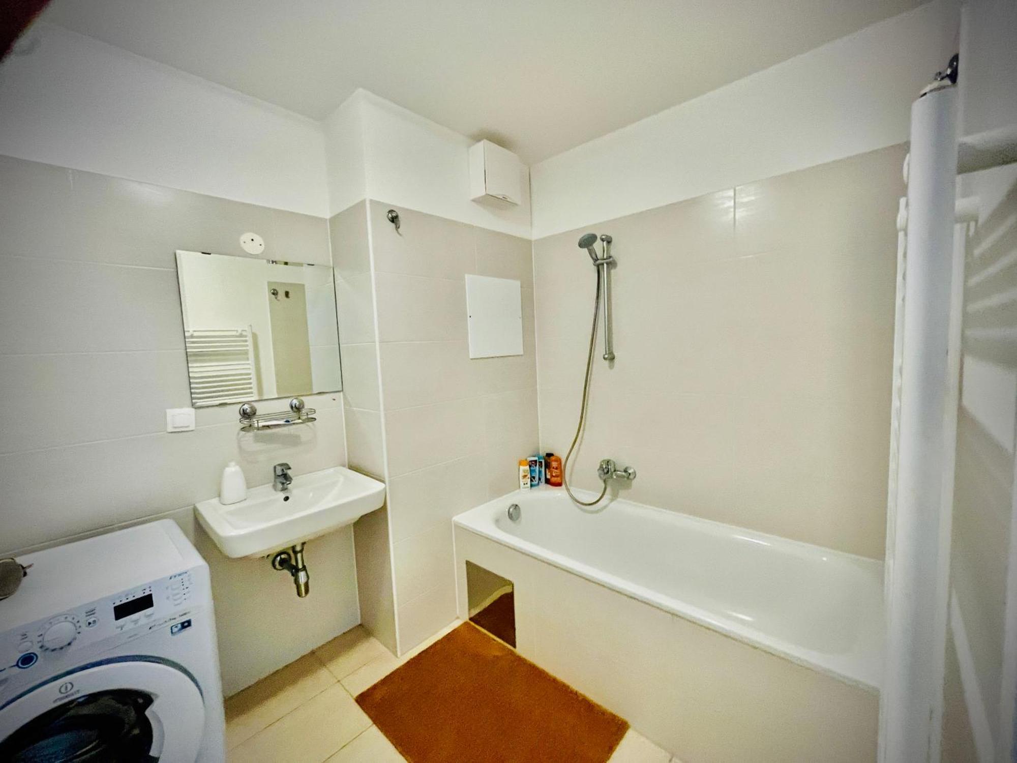 Apartment Rove At Citygate - Exclusive Above Gate Shopping Center, With Metro Access *